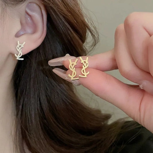 Simple metal sense letter fashion Internet celebrity commuting temperament niche high-end versatile earrings women
